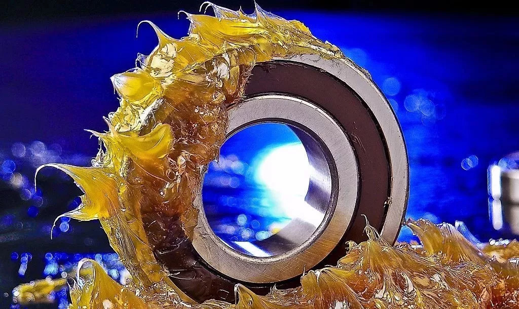如何防止軸承潤滑脂添加過量呢？